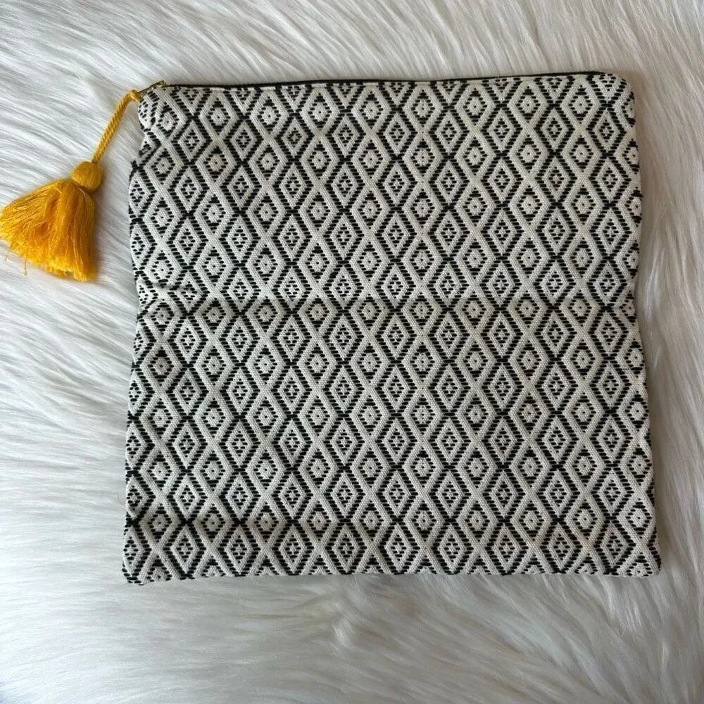 Tribe Alive X Canary Foldable Clutch - Picture 5 of 11